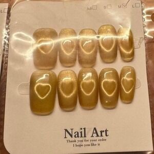 "Golden Crush" Press-On Nail Set – Glossy Gold & Embossed Heart Detail